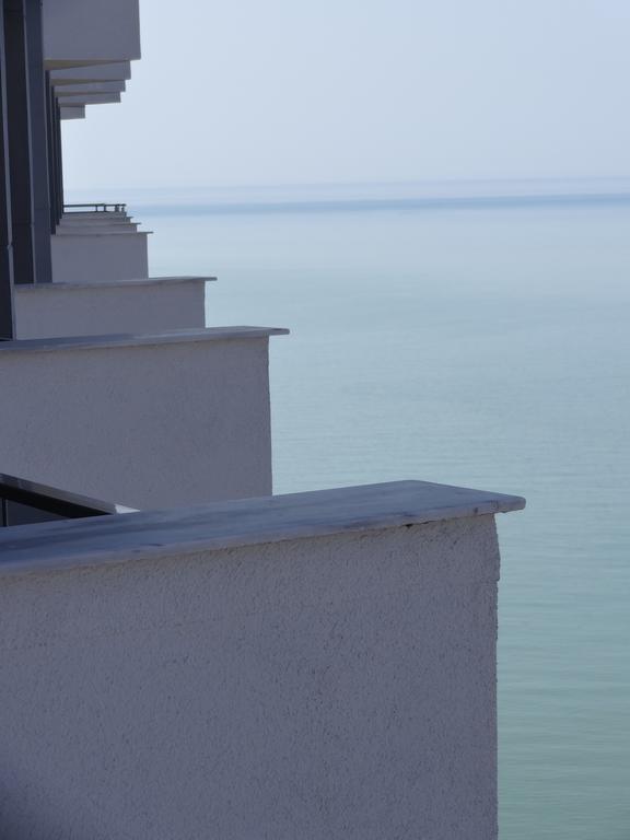 Apartment On Khimshiashvili Batumi Exterior foto