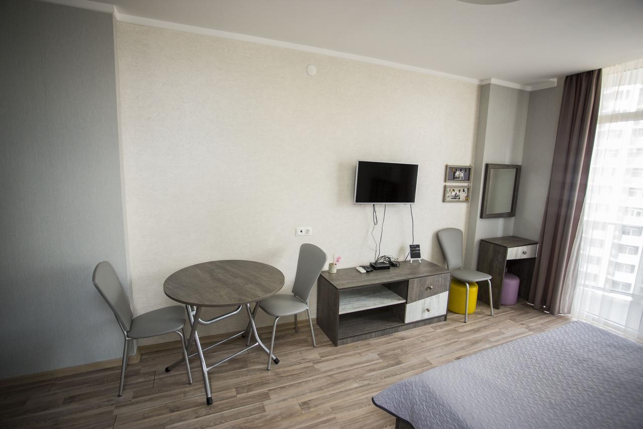 Apartment On Khimshiashvili Batumi Exterior foto